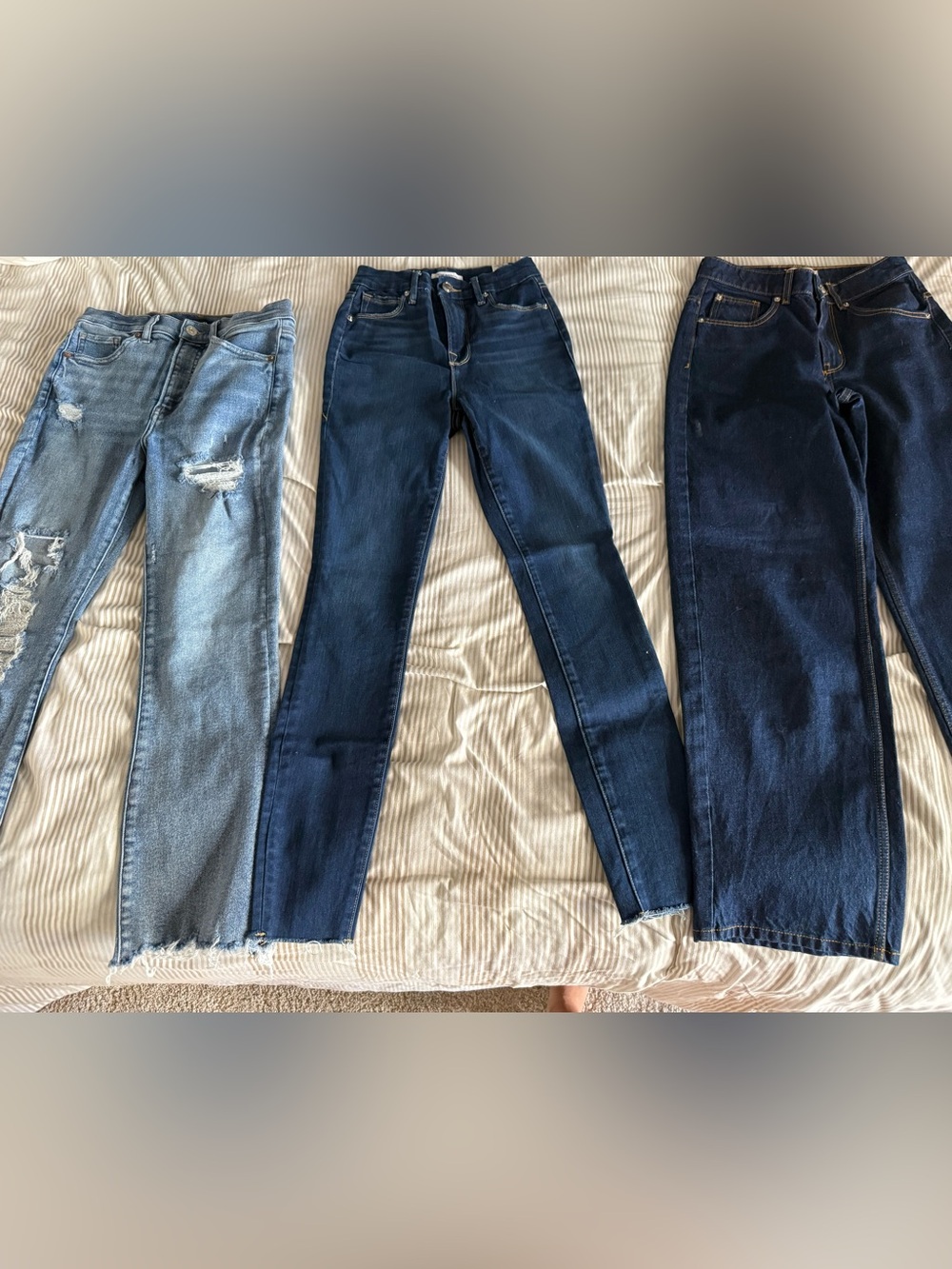 Express, BDG & Good American Dark Indigo lot of 3 pairs Women's Jeans